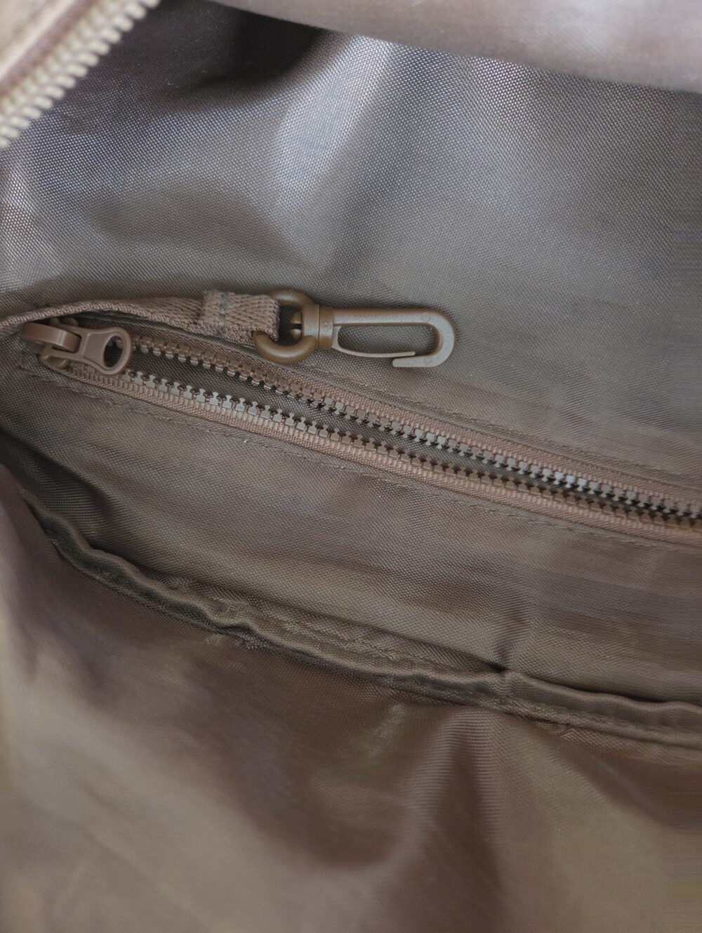 BEIS Brown Crossbody Sling Bag - Picture 8 of 12